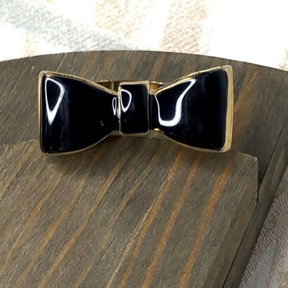 Black and gold bowtie ring, 5